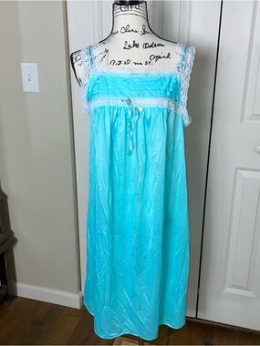 Vintage Especially You Blue With White Lace Trim Gathered Bodice Sz Large Gown